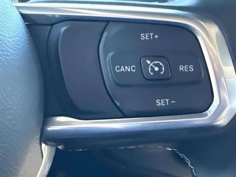 Used 2022 Jeep Wrangler Unlimited Sahara w/ Cold Weather Group image 17