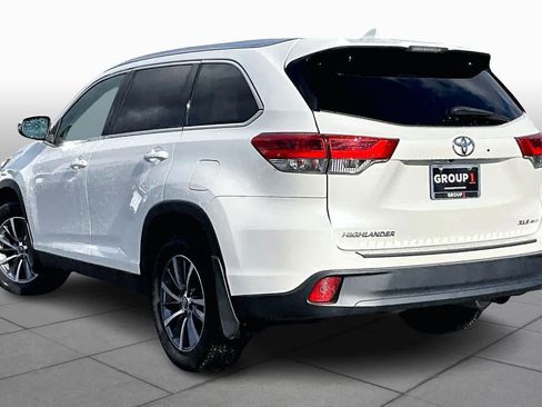 Used 2019 Toyota Highlander XLE image 11