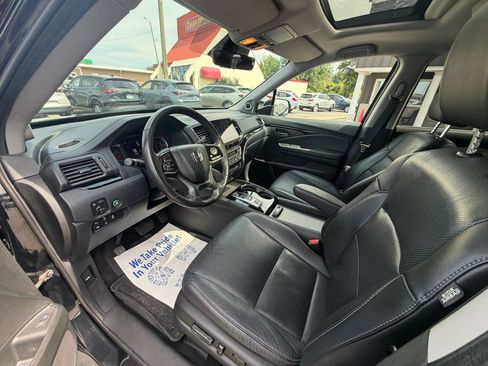 Used 2022 Honda Pilot Touring image 9