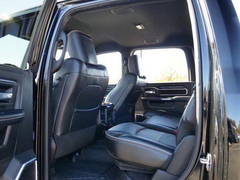 Used 2019 RAM 2500 Laramie w/ Black Appearance Package image 30