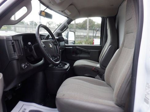 Used 2020 Chevrolet Express 3500 w/ Power Convenience Package image 12