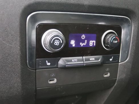 Used 2021 Chevrolet Tahoe LT w/ LT Signature Package image 7