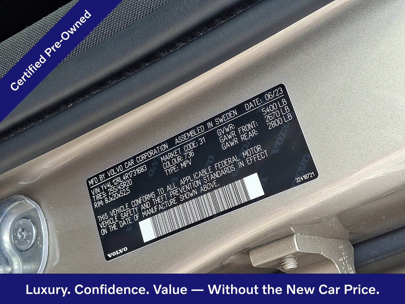 Certified 2024 Volvo XC60 B5 Plus w/ Protection Package Premier AWD/4WD image 28