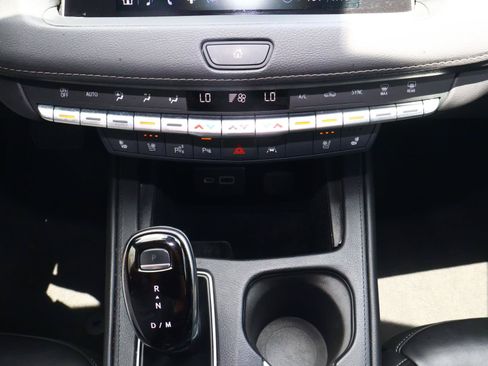 Used 2022 Cadillac XT4 Premium Luxury w/ Technology Package FWD image 31