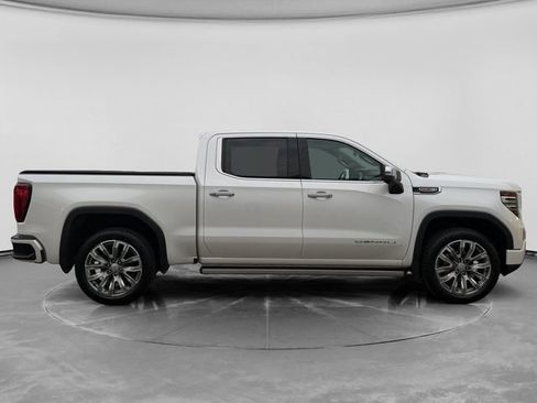 Used 2022 GMC Sierra 1500 Denali w/ Denali Reserve Package AWD/4WD image 2