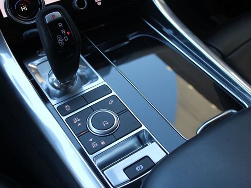 Used 2020 Land Rover Range Rover Sport HST image 28