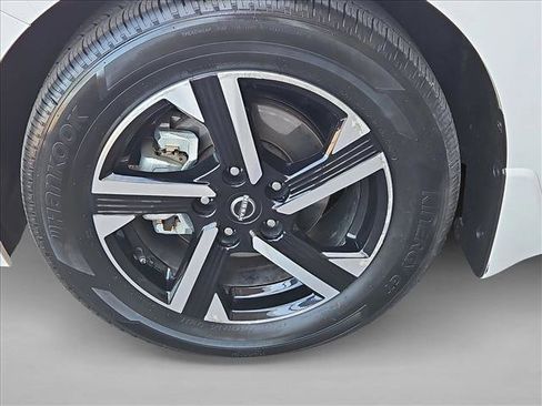 Used 2024 Nissan Sentra SV image 29