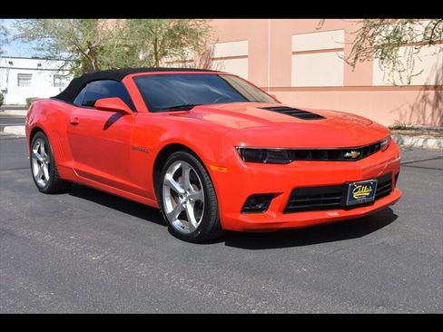 Used 2015 Chevrolet Camaro SS w/ RS Package RWD image 4