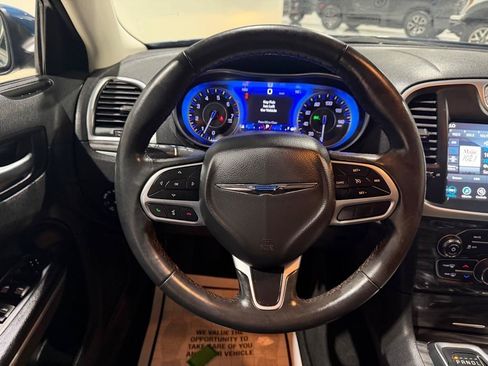 Used 2021 Chrysler 300 Touring L RWD image 22