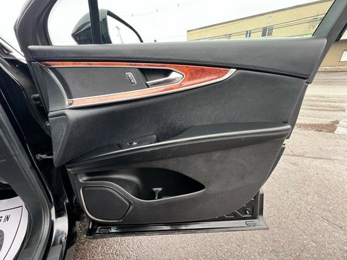 Used 2017 Lincoln MKX Reserve w/ Driver Assistance Package image 31