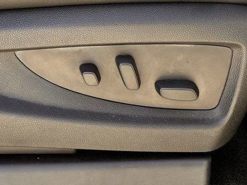 Used 2017 GMC Yukon SLT w/ Premium Edition image 26