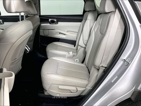 Certified 2023 Kia Sorento EX FWD image 3