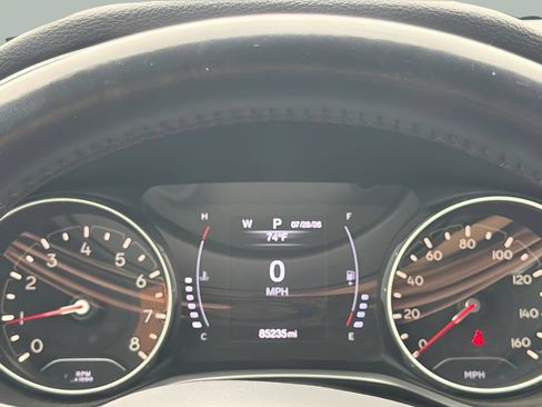 Used 2019 Jeep Compass Latitude w/ Cold Weather Group FWD image 16