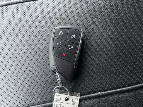 Used 2025 GMC Sierra 1500 SLT w/ SLT Premium Package image 24