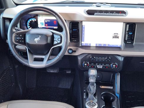 Used 2024 Ford Bronco Wildtrak image 30