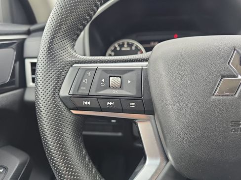 Used 2025 Mitsubishi Outlander SE AWD/4WD image 18