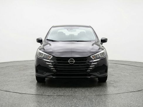 Used 2025 Nissan Versa SV image 2