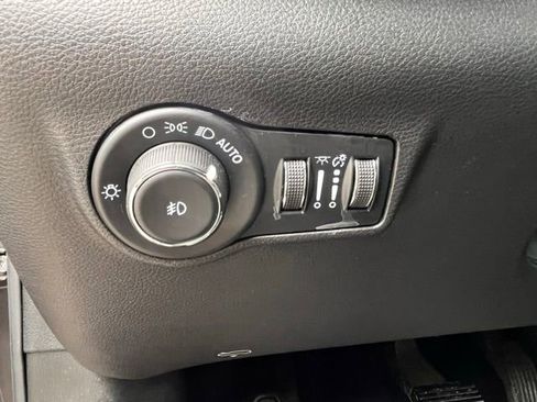 Used 2023 Jeep Compass Limited AWD/4WD image 19