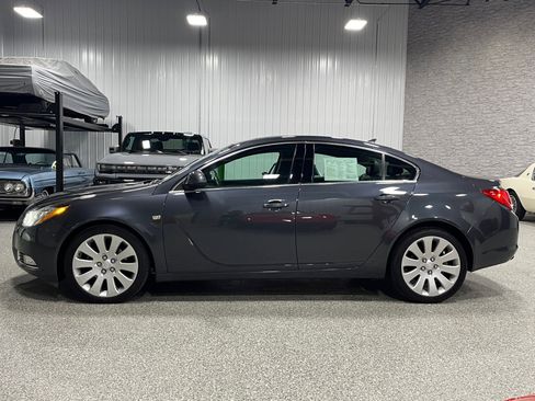 Used 2011 Buick Regal CXL Turbo w/ TO7 Preferred Equipment Group image 2