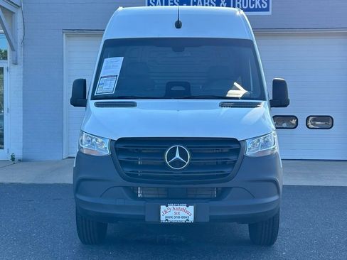 Used 2025 Mercedes-Benz Sprinter 2500 image 2