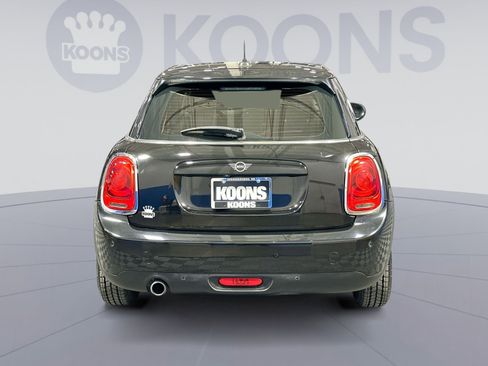 Used 2021 MINI Cooper 4-Door Hardtop image 5