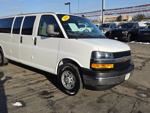 Used 2018 Chevrolet Express 3500 LT w/ LT Preferred Equipment Group image 3