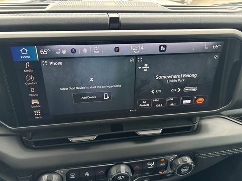 Used 2025 Jeep Gladiator Sport image 21