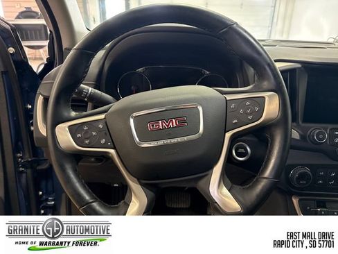 Used 2024 GMC Terrain Denali w/ Denali Premium Package AWD/4WD image 14