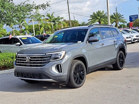 New 2026 Volkswagen Atlas SE image 3