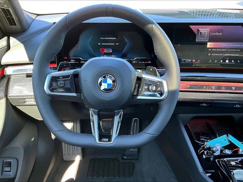 Used 2026 BMW 540i xDrive w/ M Sport Package image 6