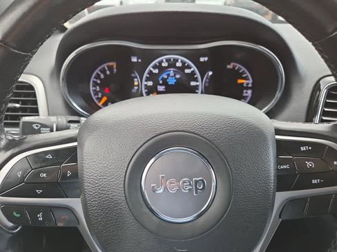 Used 2022 Jeep Grand Cherokee Limited image 16