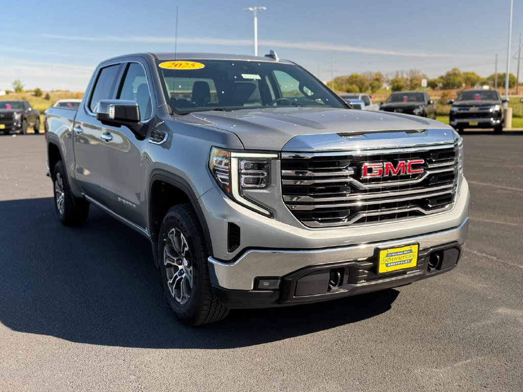 Used 2025 GMC Sierra 1500 SLT AWD/4WD image 5
