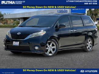 Used 2015 Toyota Sienna SE FWD video 1