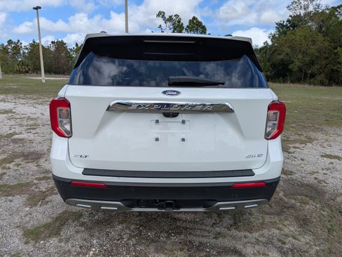 Used 2024 Ford Explorer XLT w/ Equipment Group 202A AWD/4WD image 5