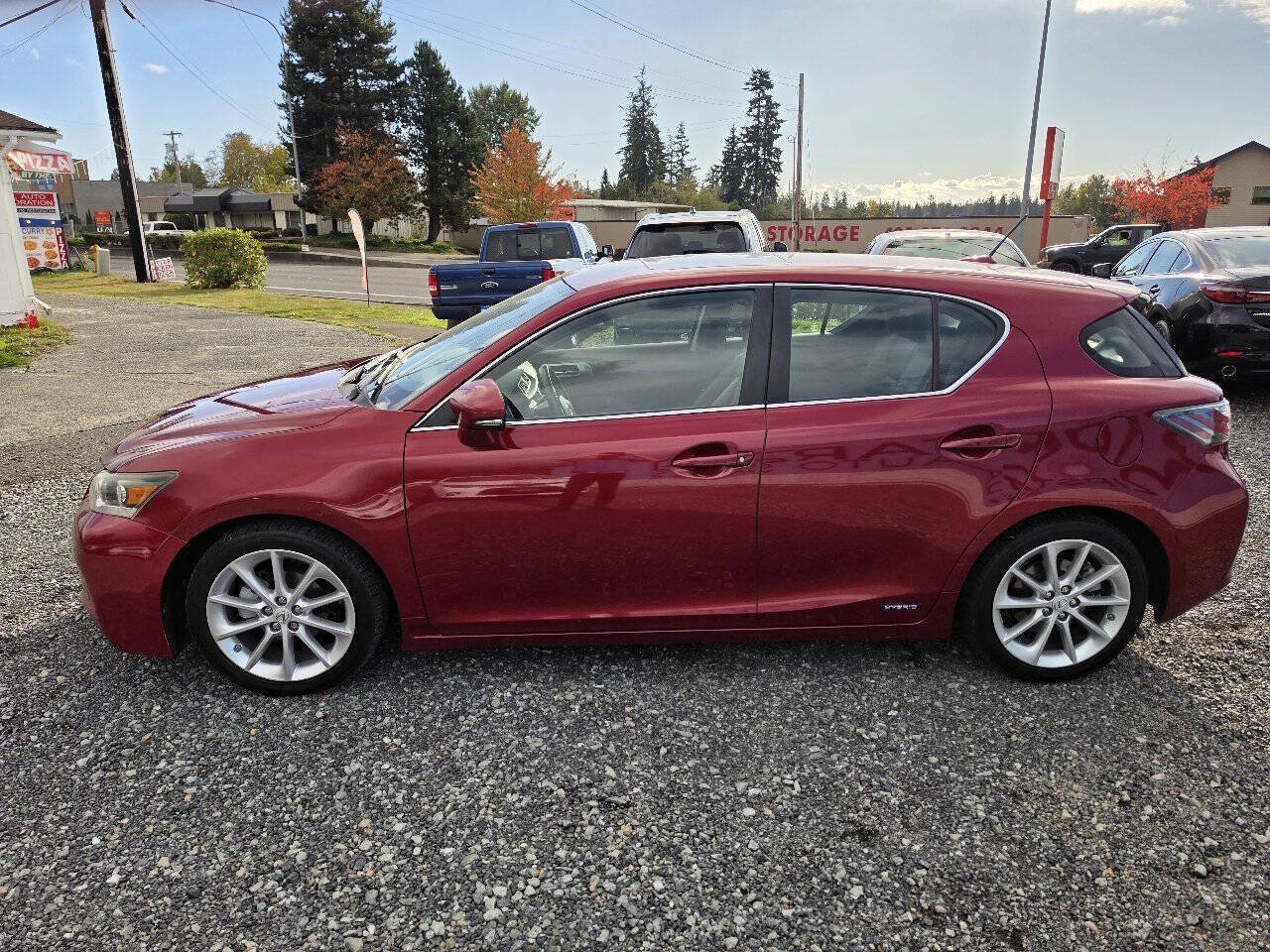 Used 2013 Lexus CT 200h w/ Premium Pkg w/Navigation FWD image 4