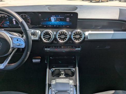 Used 2023 Mercedes-Benz GLB 250 image 17