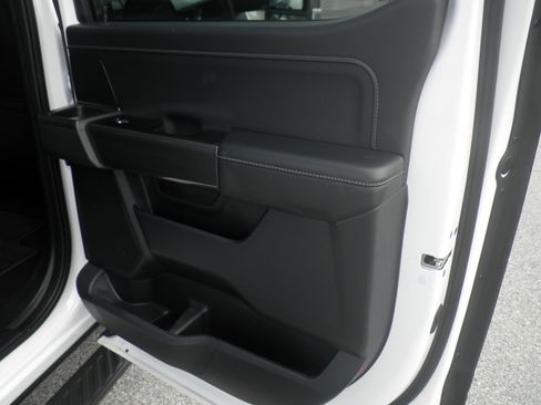 Certified 2022 Ford F150 XLT w/ Equipment Group 302A High image 26