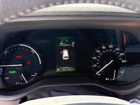 Used 2023 Toyota Sienna XSE AWD/4WD image 11