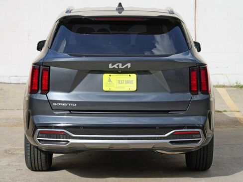 Used 2023 Kia Sorento S FWD image 49
