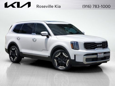 Certified 2023 Kia Telluride S w/ S Sunroof Package AWD/4WD image 1