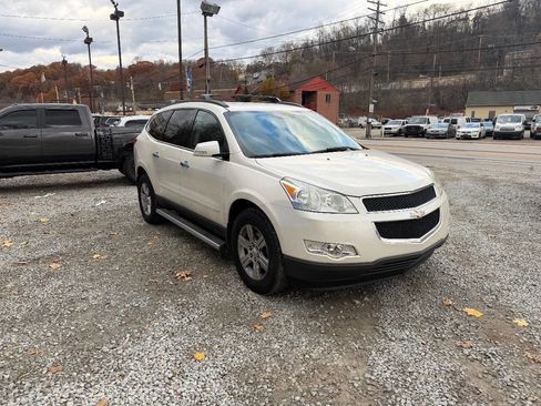 Used 2011 Chevrolet Traverse LT w/ LPO, 'HIT The Road' Package image 5