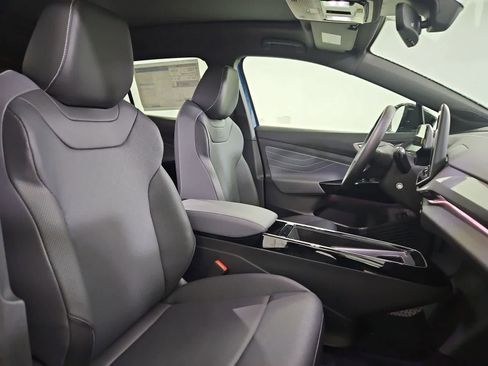 New 2025 Volkswagen ID.4 Pro S image 23