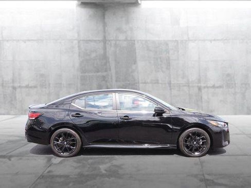 Used 2025 Nissan Sentra SR w/ Midnight Edition FWD image 5