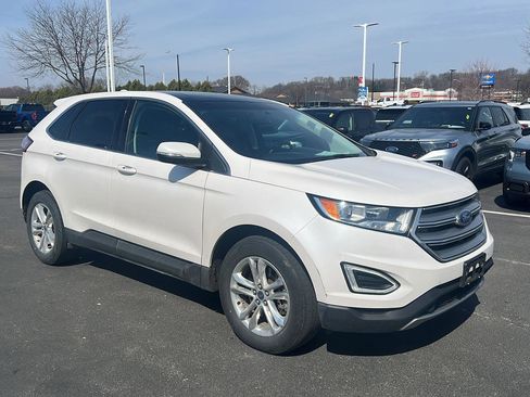Used 2016 Ford Edge SEL w/ Equipment Group 201A image 2