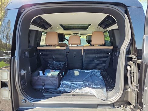 New 2026 Land Rover Defender 110 S AWD/4WD image 13