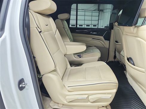 Used 2021 Cadillac Escalade ESV Premium Luxury w/ Performance Package image 43