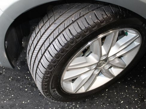 Used 2013 Toyota Avalon XLE Premium FWD image 38