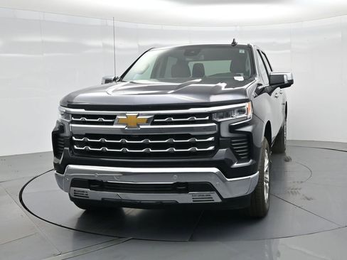 Used 2024 Chevrolet Silverado 1500 LTZ image 3