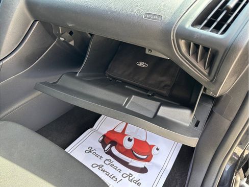 Used 2017 Ford Focus SE image 32