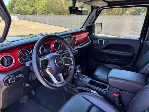 Used 2020 Jeep Gladiator Rubicon AWD/4WD image 13